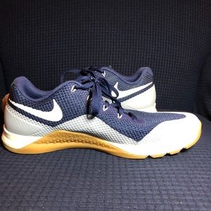 Men’s Nike Flywire sneakers, size 10.5